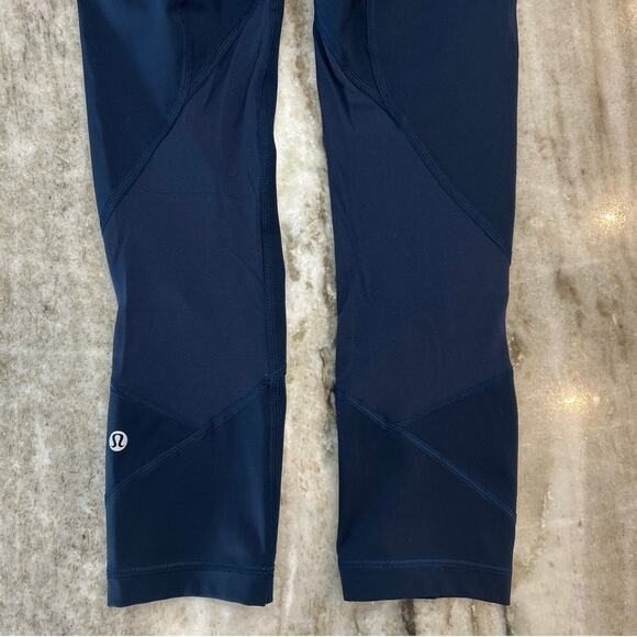 Lululemon Fast and Free High-Rise Tight 22” Nulux, Navy, Size 2 - Picture 3 of 6